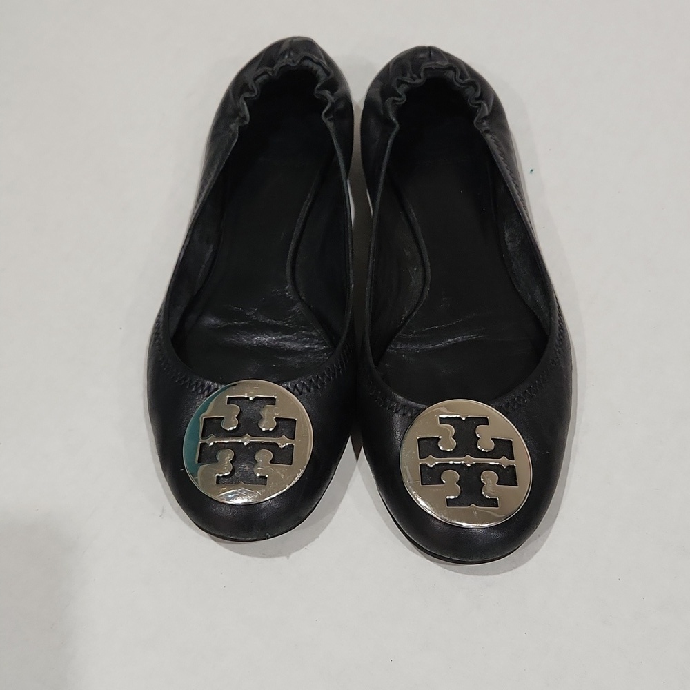 Tory Burch Black Flats With Silver Logo Size 9.5 - Picture 1 of 6